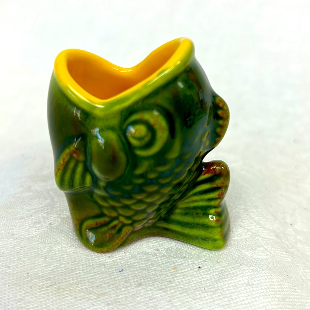 Stamped glazed art pottery big mouth fish toothpick holderMade in Canada